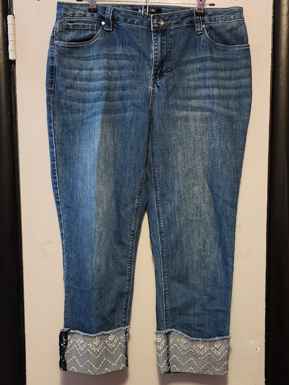 Baccini Size 12 Medium Wash Cropped Capri Jeans with Embroidered Geometric Cuff